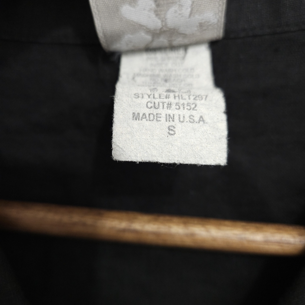 Match Point Linen Button Down Shirt - Picture 2 of 6